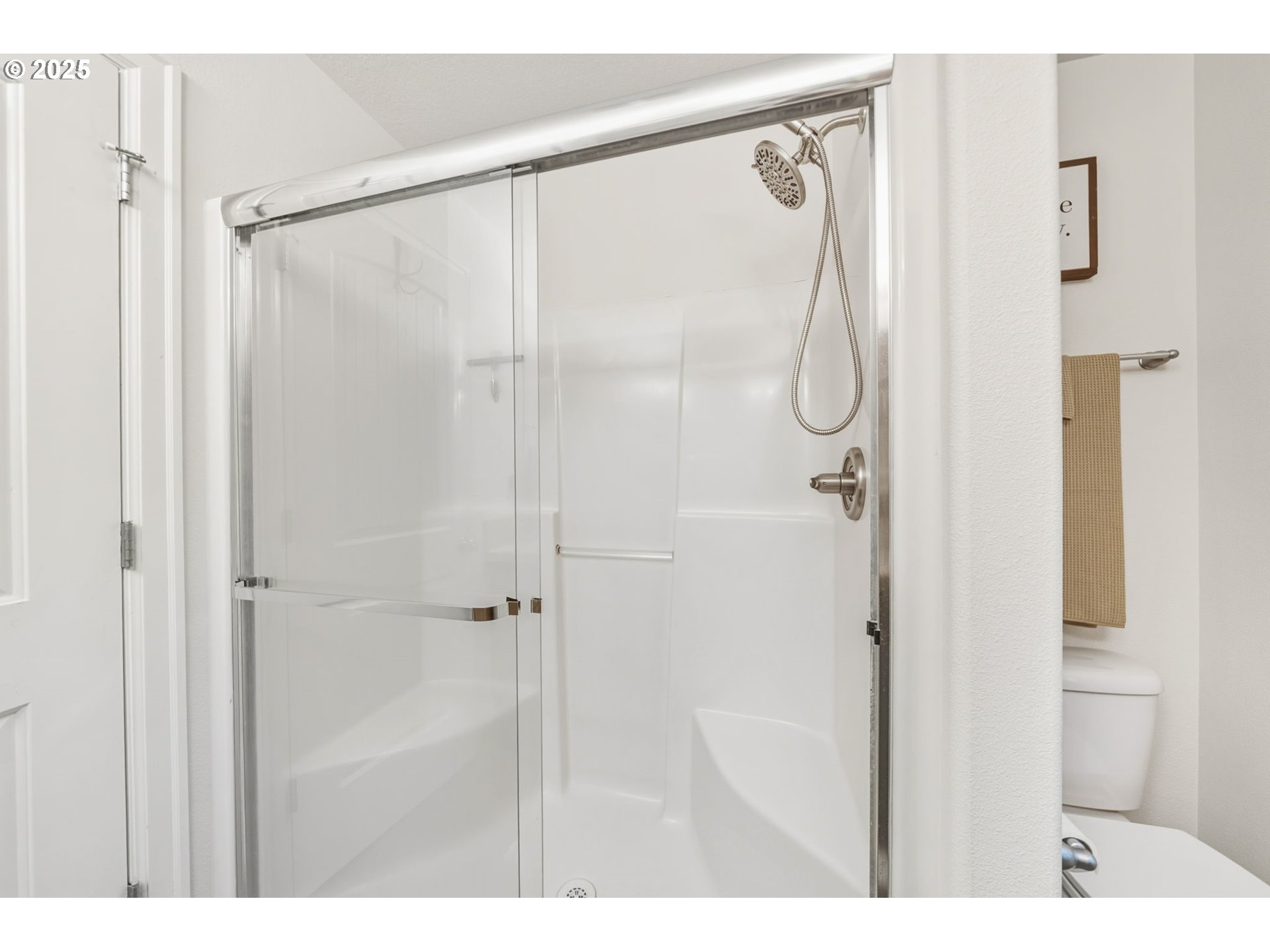 19115 Cork Avenue Sandy, OR 97055 - Photo 22 of 35 Bathroom