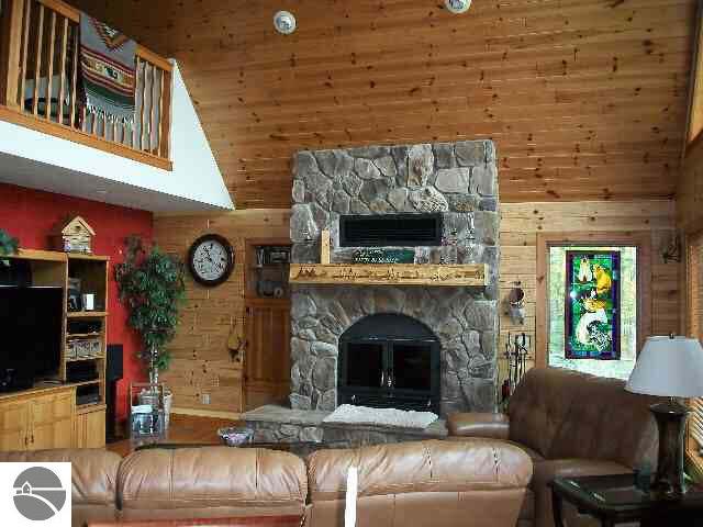 1730 Deerhaven Road Alger, MI 48610 - Photo 17 of 53 1759953-16.JPG