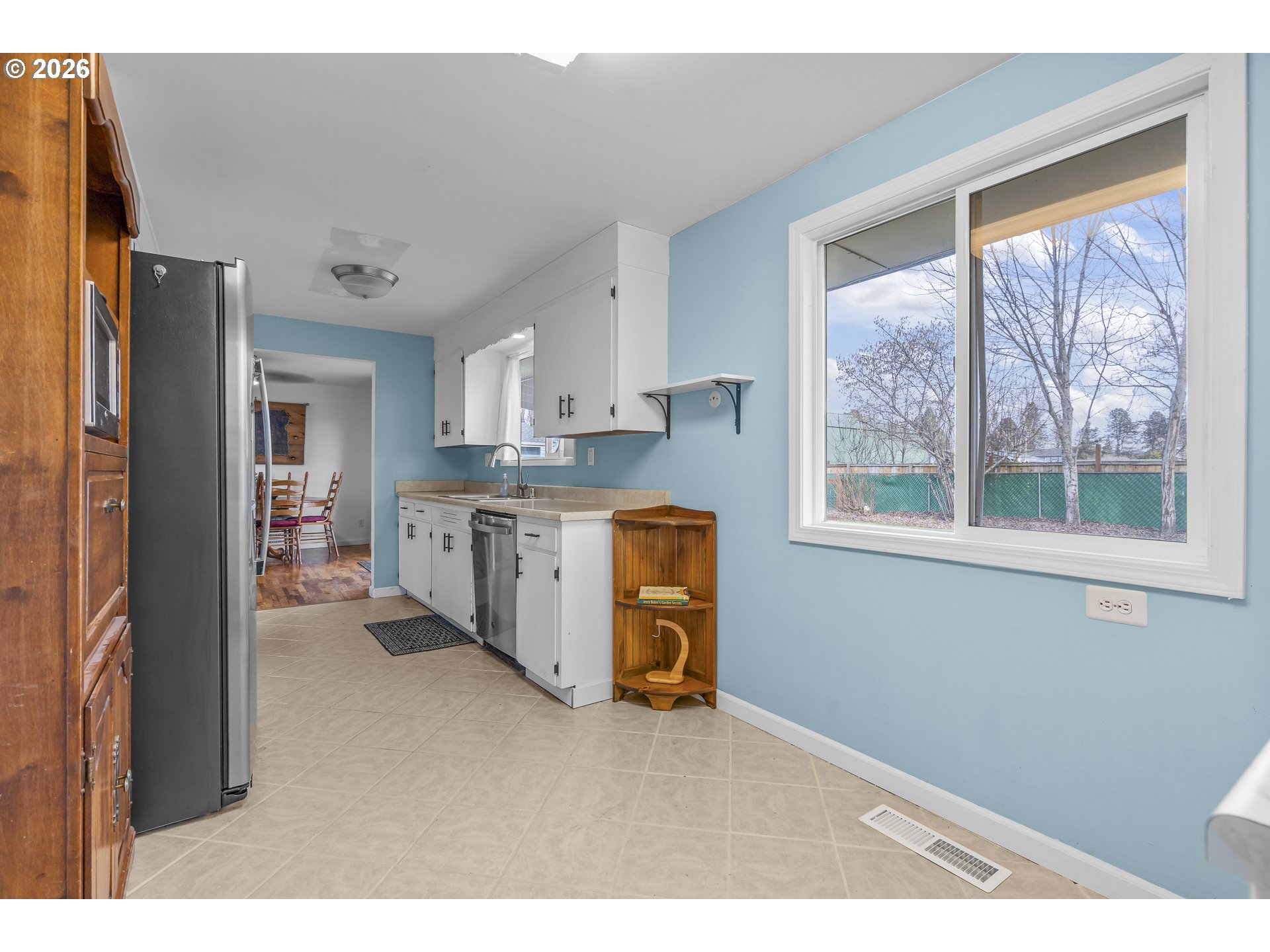 586 45th Place Northeast Salem, OR 97301 - Photo 15 of 39