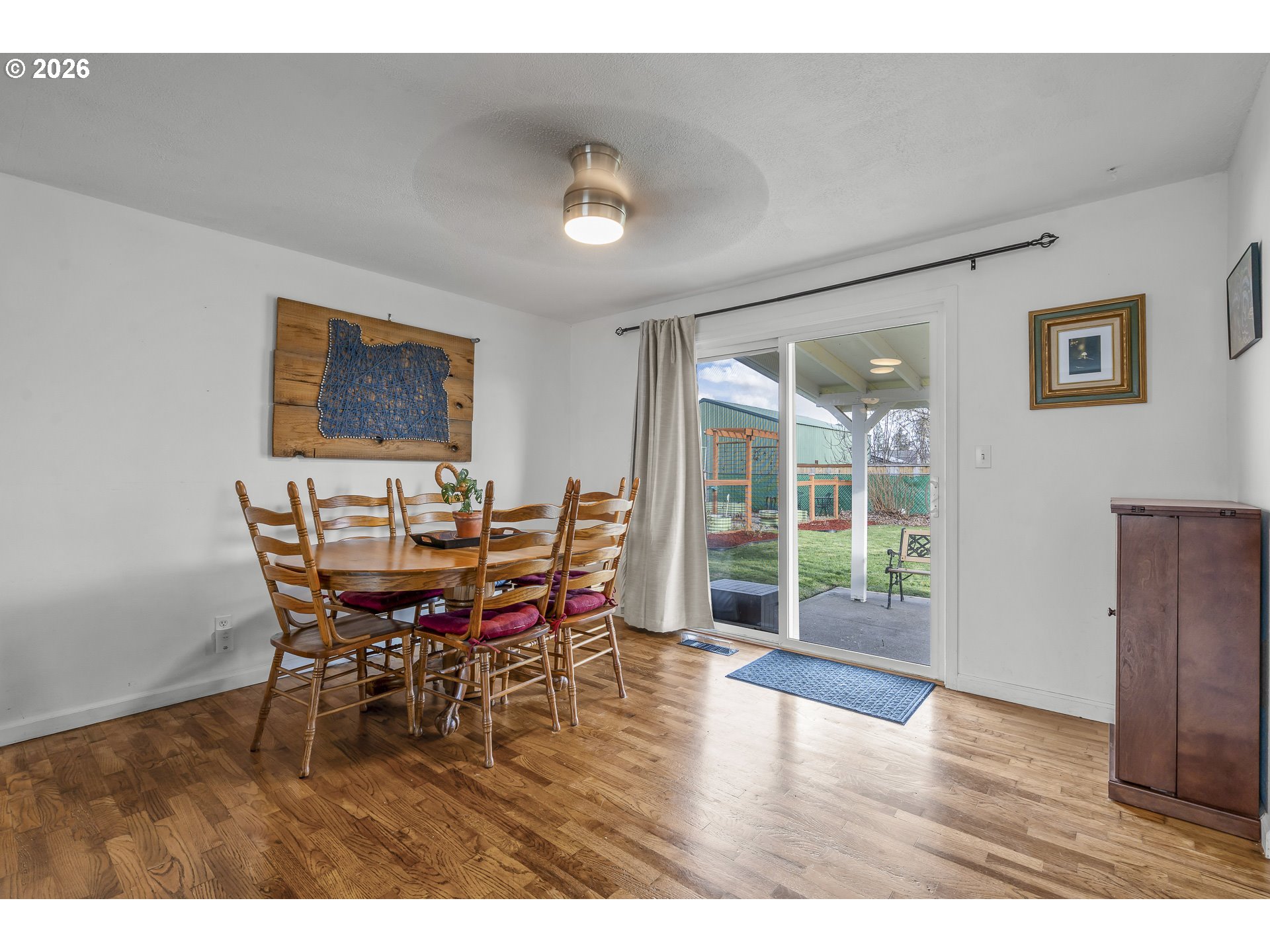 586 45th Place Northeast Salem, OR 97301 - Photo 10 of 39