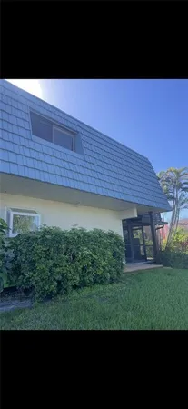 $474,900 | 9342 Tradewinds Avenue, Seminole, FL 33776