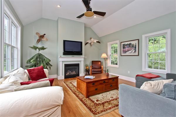 188 Clapp Road Scituate, MA 02066 - Photo 8 of 24 Gallery Image 8