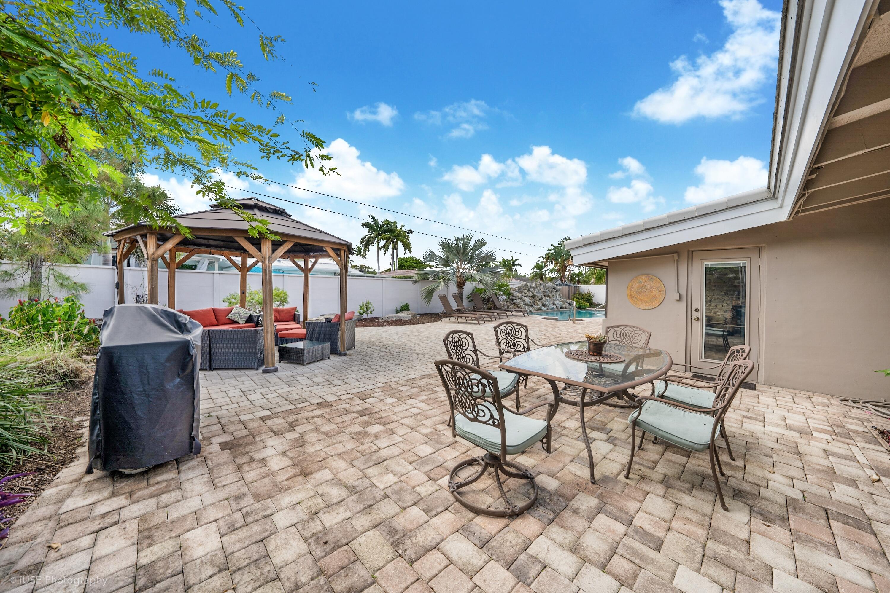 4211 Northeast 26th Terrace Lighthouse Point, FL 33064 - Photo 18 of 21 4211 NE 26th Terrace