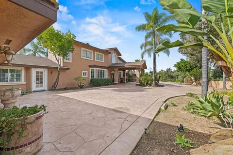 $1,799,000 | 11535 Alps Way, Escondido, CA 92026