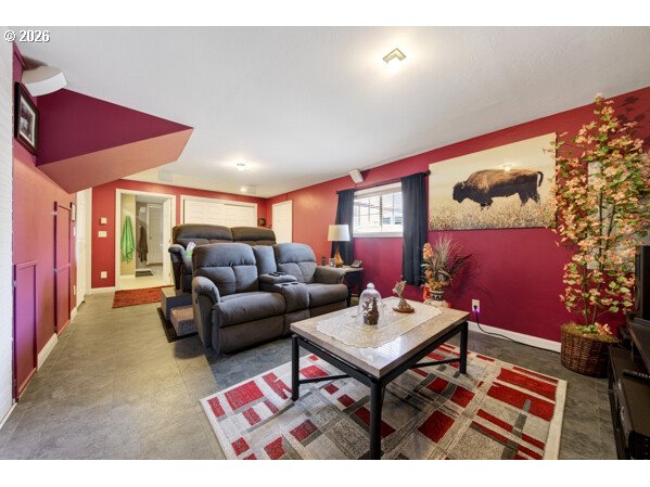 63697 Isthmus Heights Road Coos Bay, OR 97420 - Photo 23 of 45 Family Room