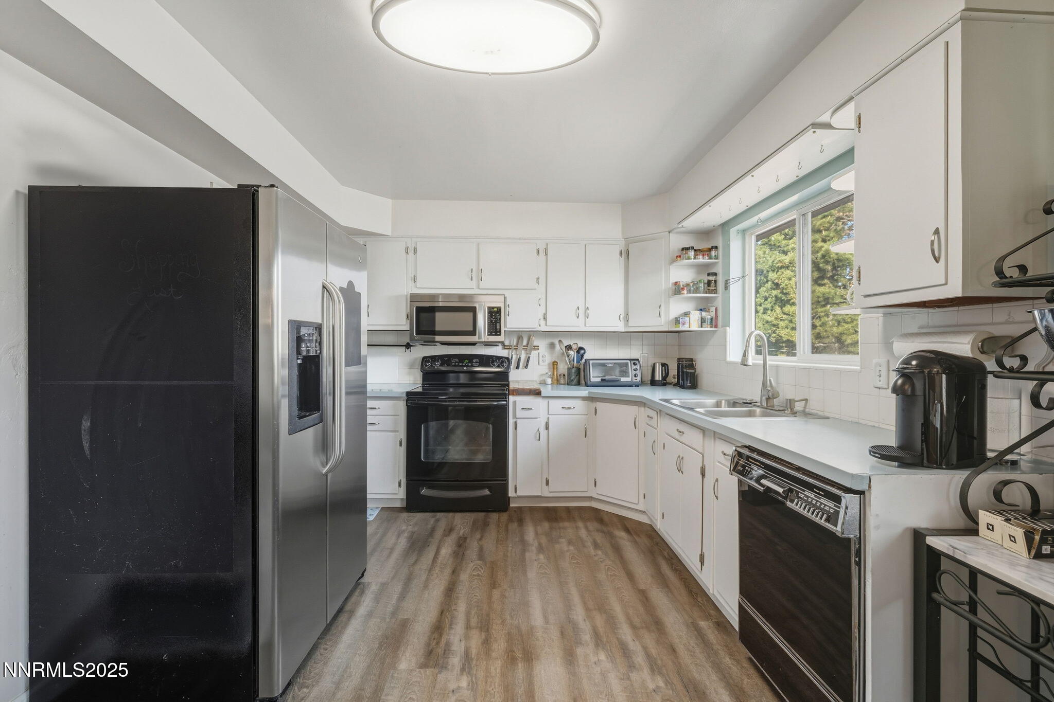 2050 Humboldt Street Reno, NV 89509 - Photo 8 of 34 9-web-or-mls-Humboldt-9