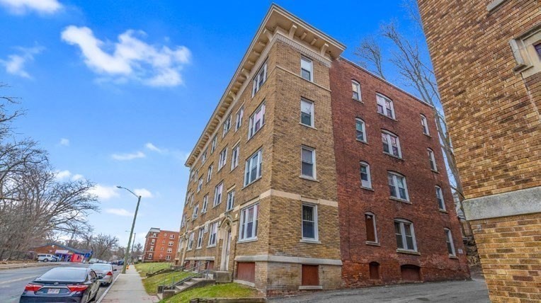 236-240 Locust Street Springfield, MA 01108 - Photo 5 of 22