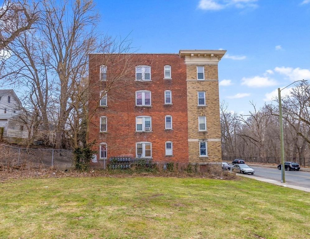 236-240 Locust Street Springfield, MA 01108 - Photo 7 of 22