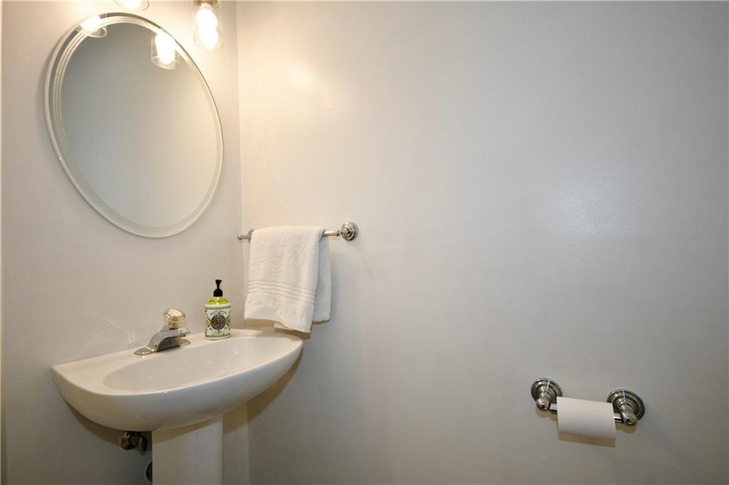 35 Hemingway Street Pittsburgh, PA 15213 - Photo 19 of 25 Gallery Image 19