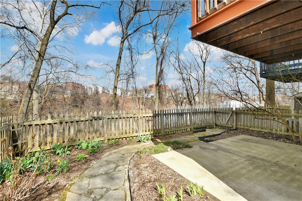 35 Hemingway Street Pittsburgh, PA 15213 - Photo 20 of 25 Gallery Image 20