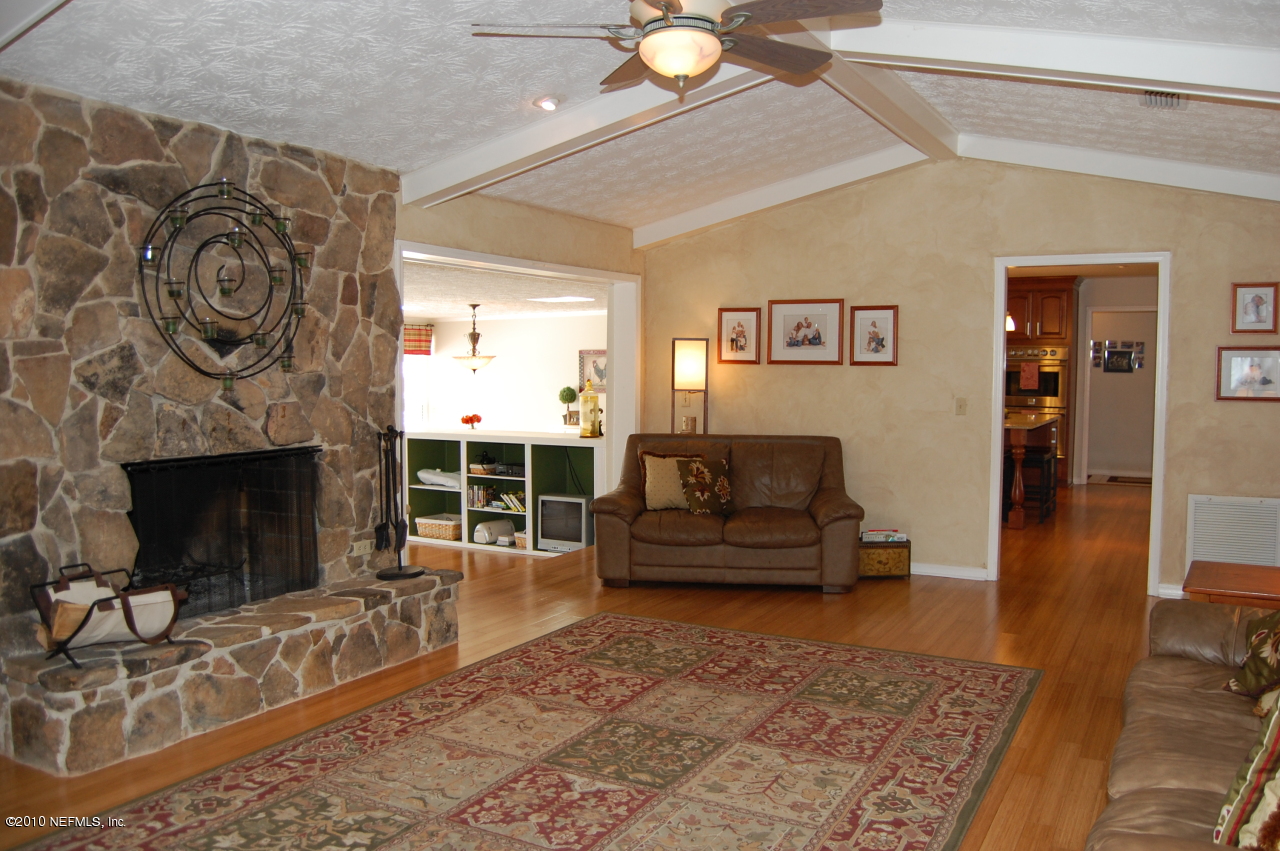 8187 Pine Lake Road Jacksonville, FL 32256 - Photo 11 of 27 Family Room
