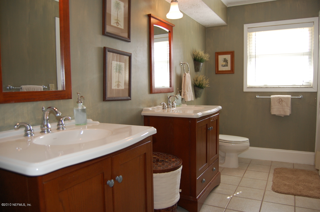 8187 Pine Lake Road Jacksonville, FL 32256 - Photo 17 of 27 Bath