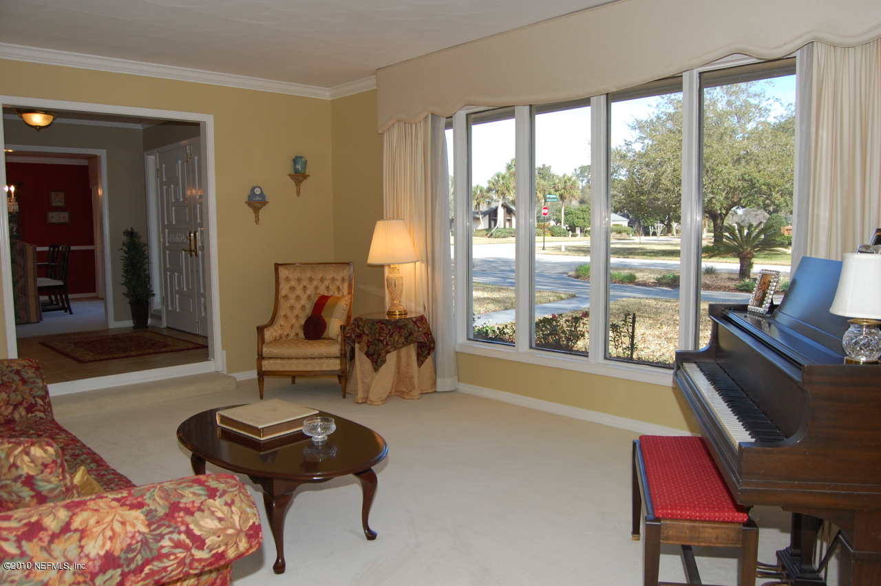 8187 Pine Lake Road Jacksonville, FL 32256 - Photo 5 of 27 Living Room