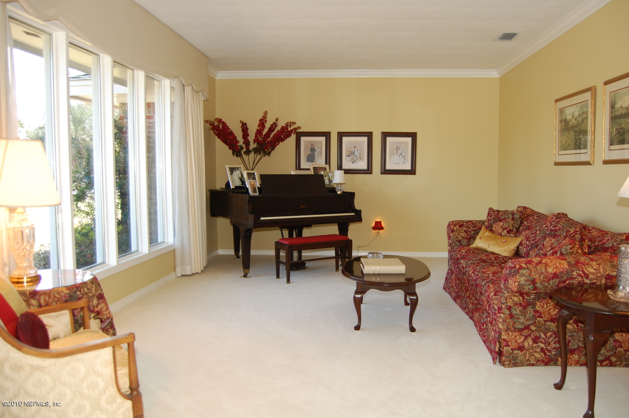 8187 Pine Lake Road Jacksonville, FL 32256 - Photo 6 of 27 Living Room