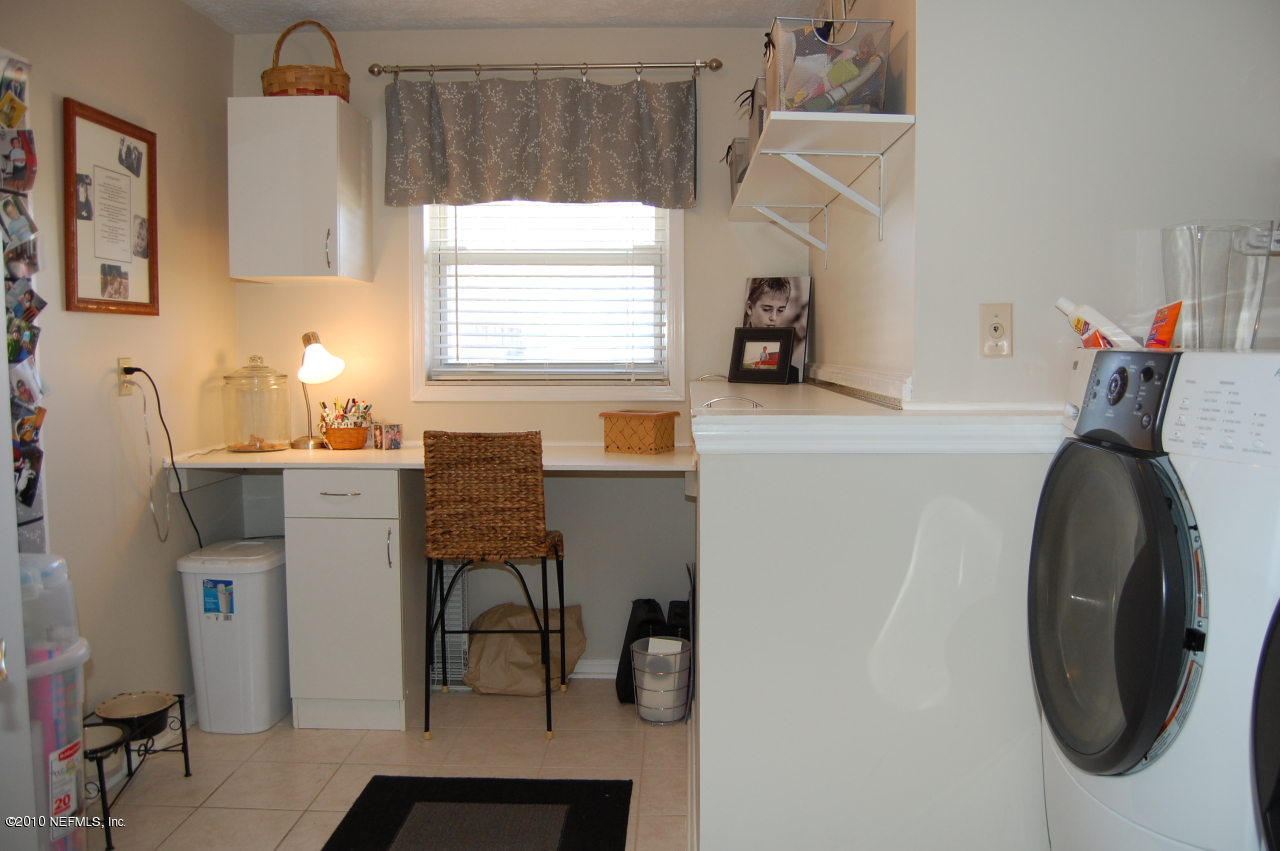 8187 Pine Lake Road Jacksonville, FL 32256 - Photo 10 of 27 Laundry Room