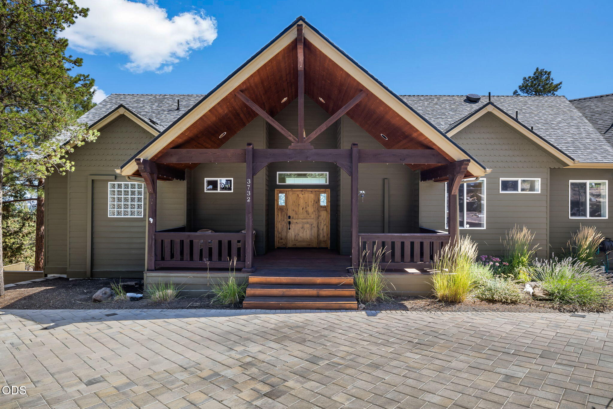 3732 Northwest Summerfield Road Bend, OR 97703 - Photo 7 of 82 Gallery Image 7