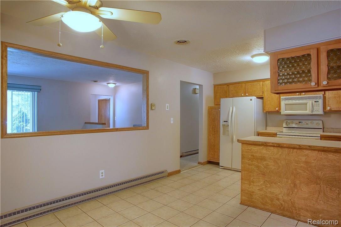 52126 Romeo Plank Road Macomb, MI 48042 - Photo 17 of 30 Kitchen 2nd View.jpg