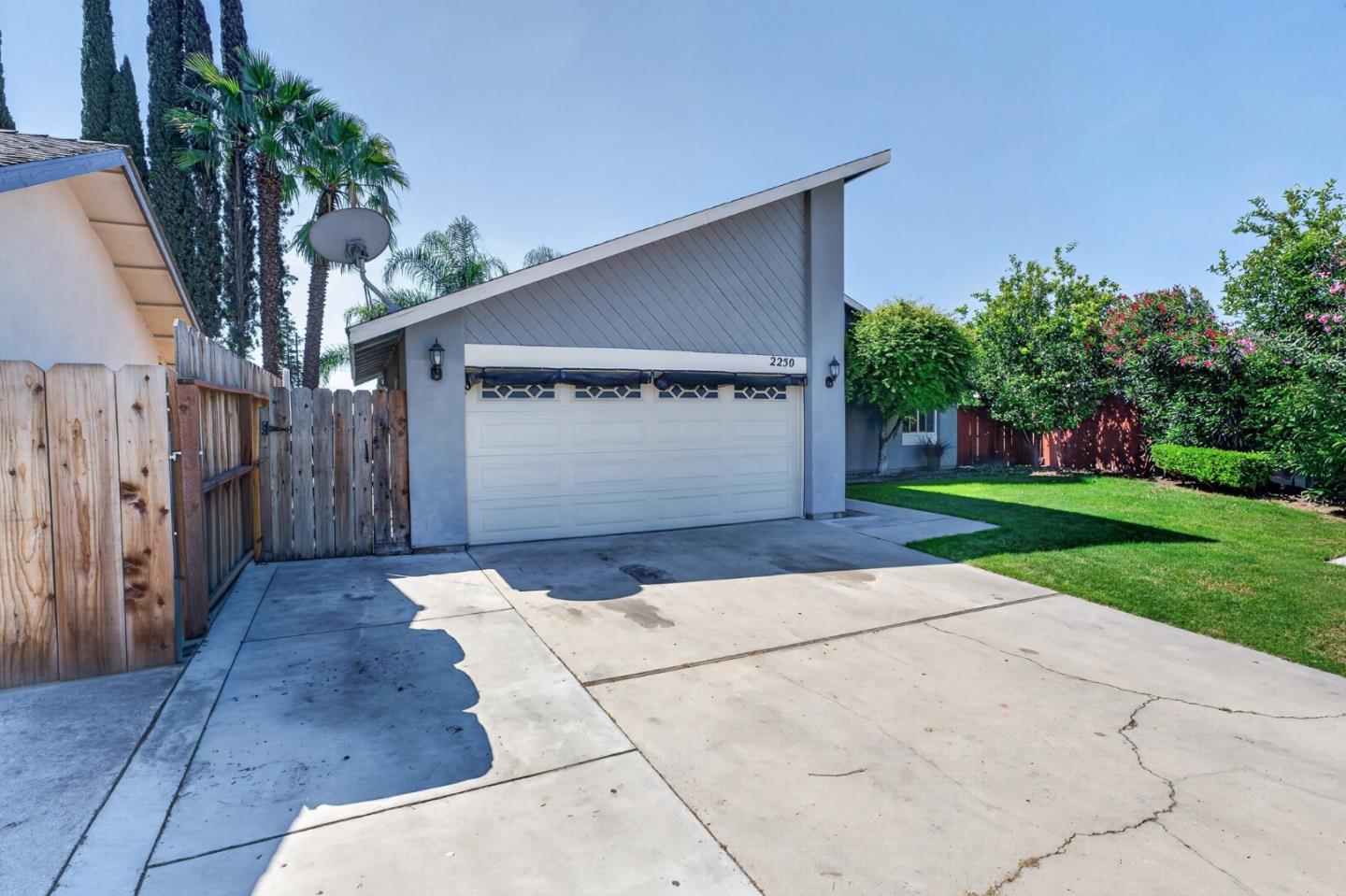 2250 Solitude Lane Turlock, CA 95380 - Photo 2 of 21