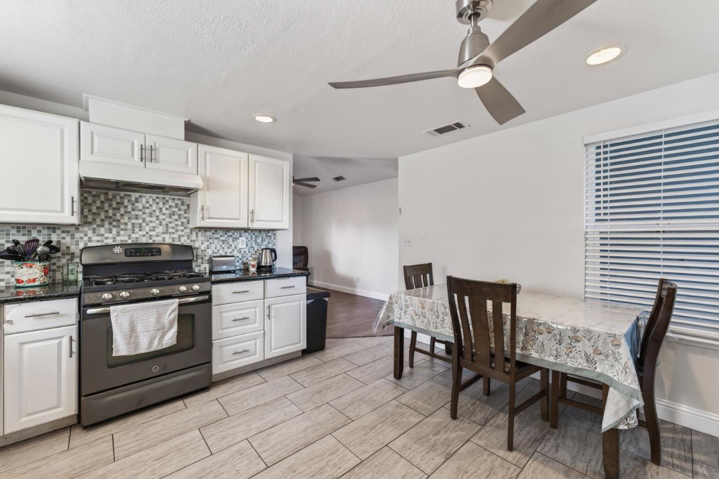 2250 Solitude Lane Turlock, CA 95380 - Photo 7 of 21