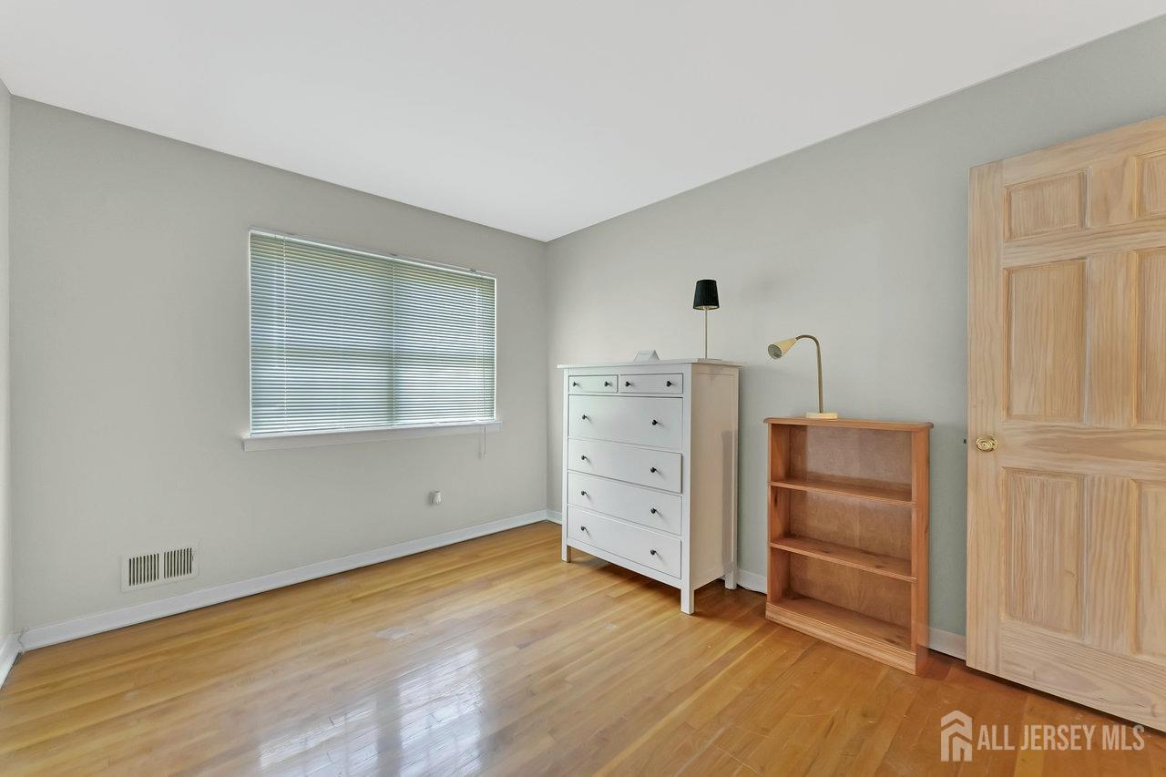309 Rector Street Perth Amboy, NJ 08861 - Photo 4 of 43 Gallery Image 4