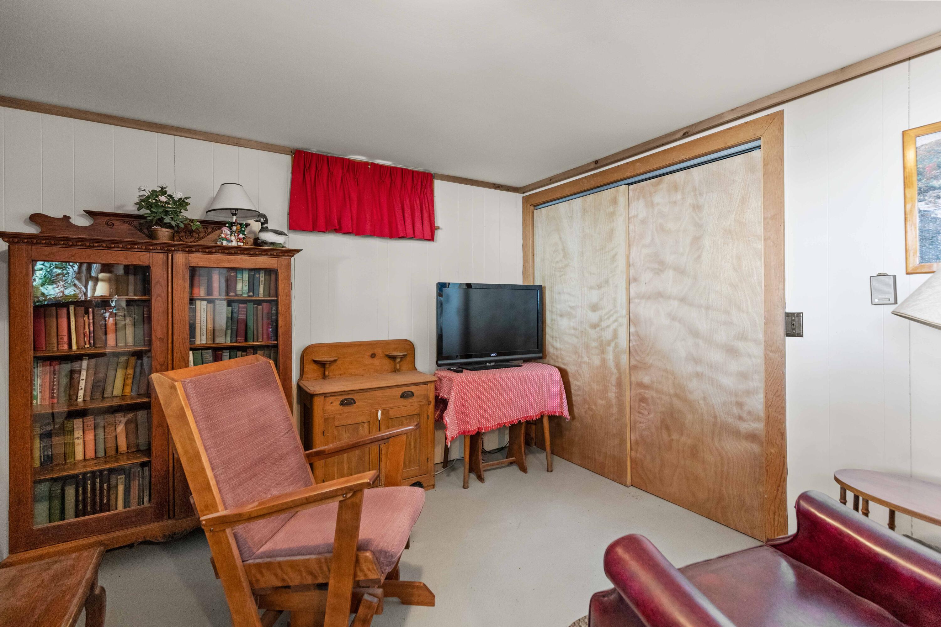 73 Gilman Road Standish, ME 04084 - Photo 11 of 32 73 Gilman Standish_s7