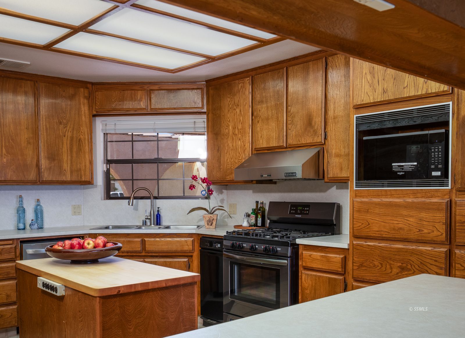 128 West Cielo Avenue Ridgecrest, CA 93555 - Photo 12 of 30