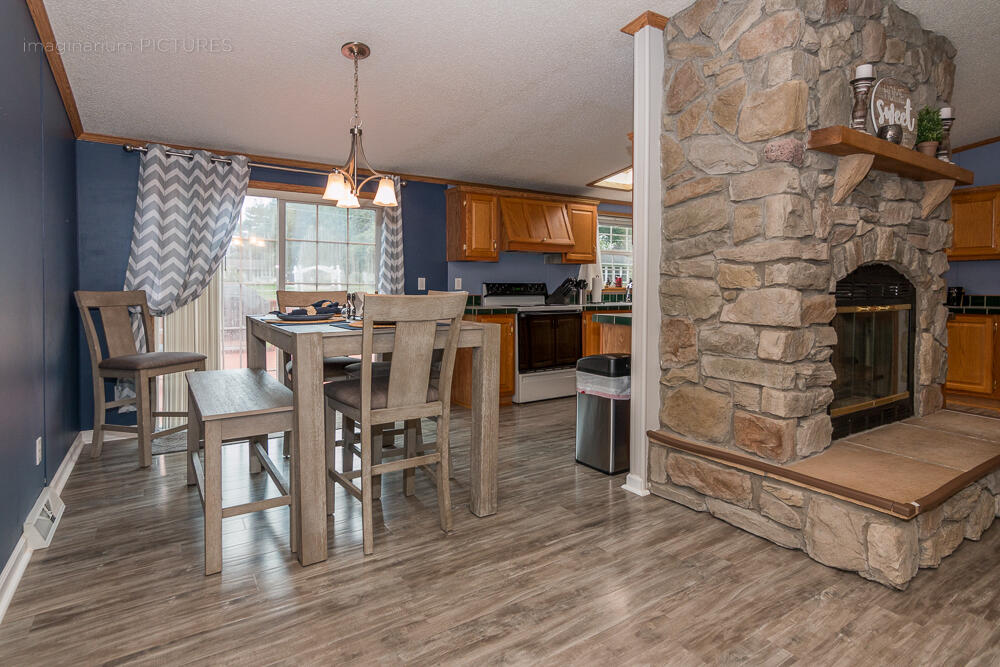 519 Greenbriar Terrace Decatur, MI 49045 - Photo 16 of 37 Dining a