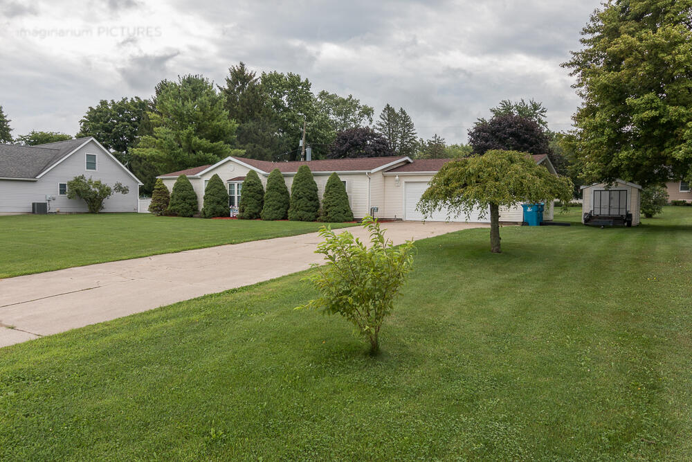 519 Greenbriar Terrace Decatur, MI 49045 - Photo 2 of 37 Front a