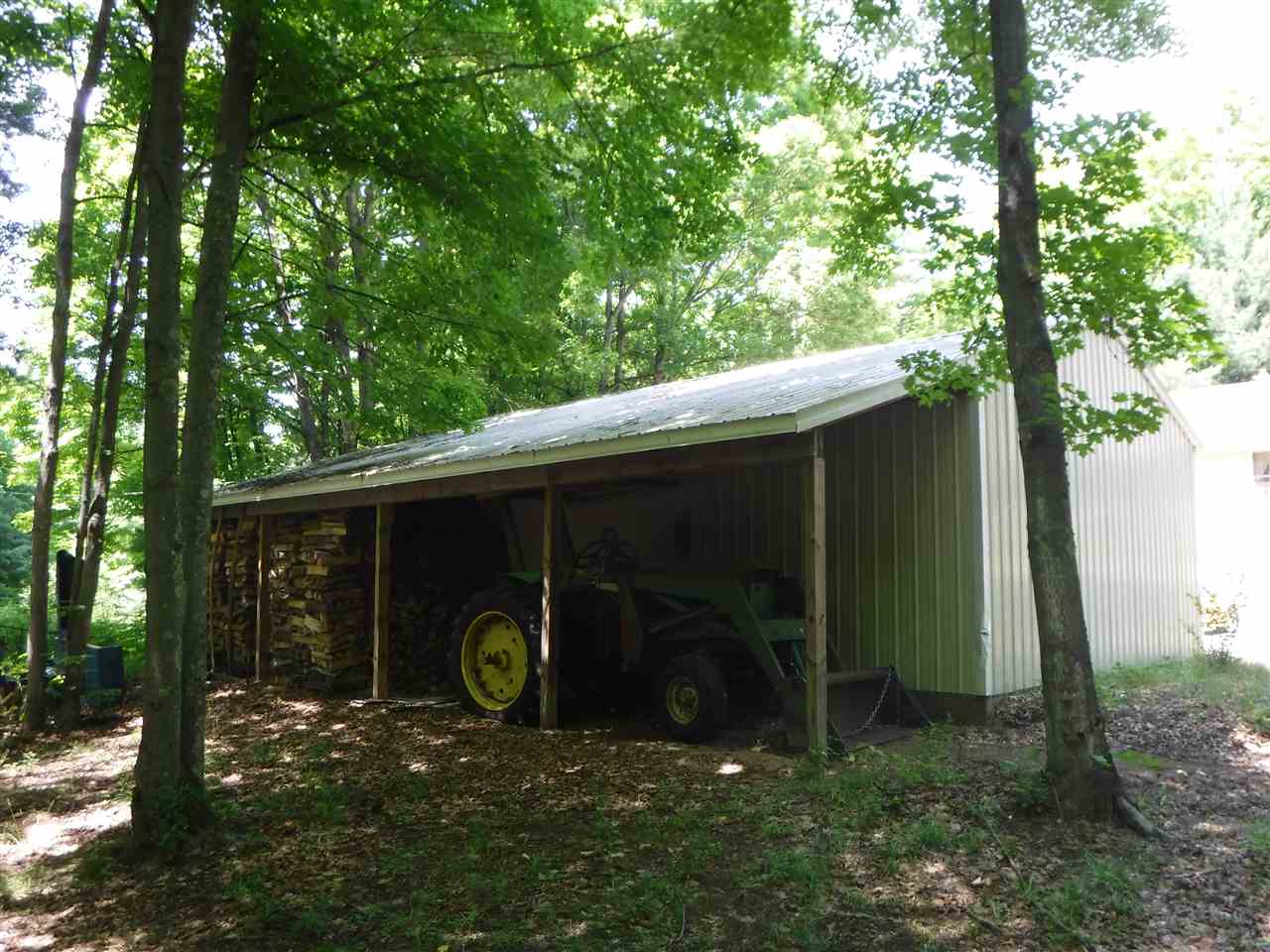 10705 Oviatt Road Honor, MI 49640 - Photo 34 of 47 1849076-33.JPG