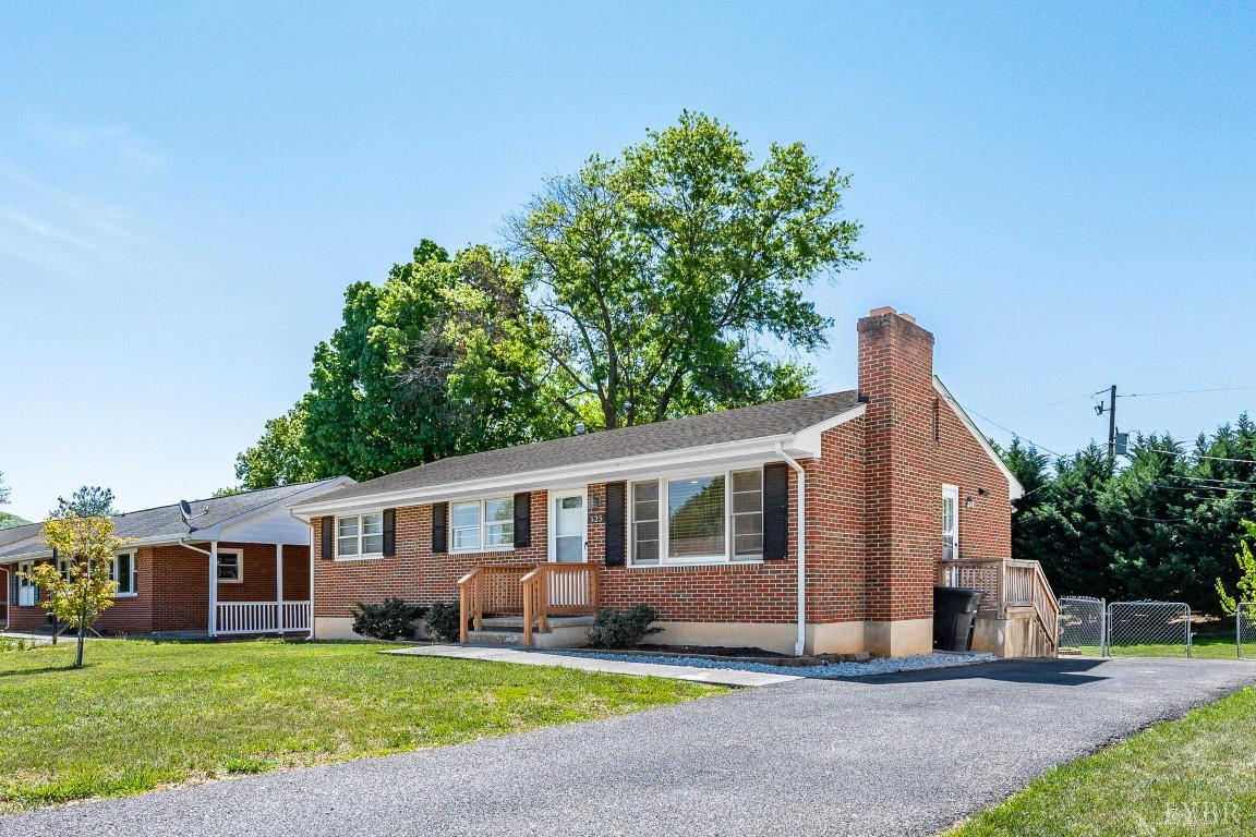 525 Water Oak Road Roanoke, VA 24019 - Photo 2 of 45 Gallery Image 2