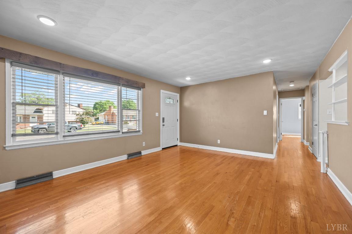 525 Water Oak Road Roanoke, VA 24019 - Photo 9 of 45 Gallery Image 9