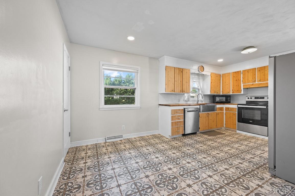 525 Water Oak Road Roanoke, VA 24019 - Photo 10 of 45 Gallery Image 10