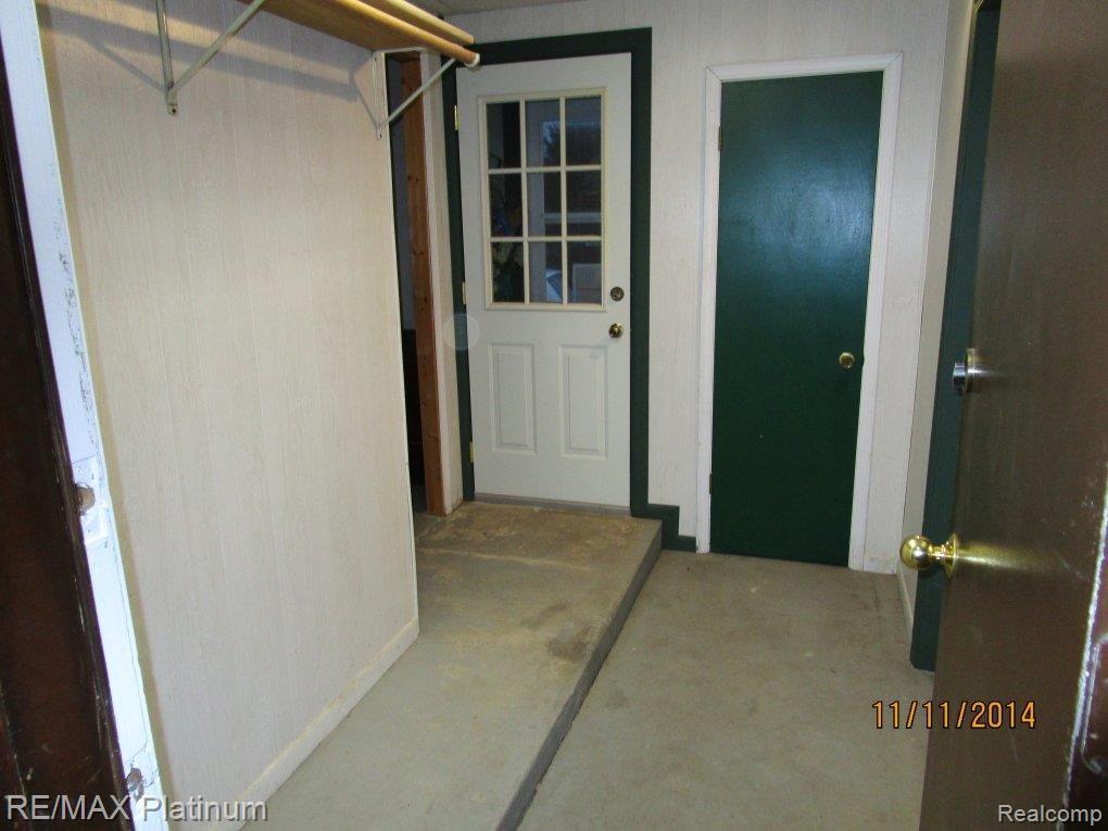 7210 Crofoot Road Fowlerville, MI 48836 - Photo 28 of 40 mud room.jpg