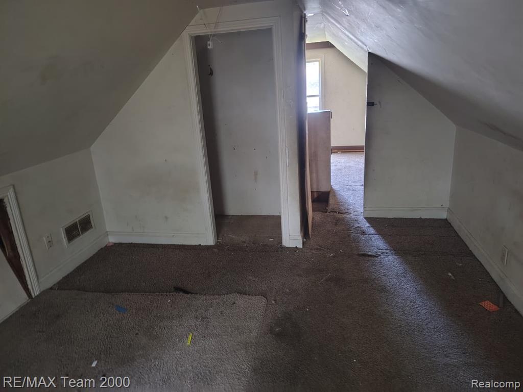 20890 Ridgemont Road Harper Woods, MI 48225 - Photo 16 of 19 Gallery Image 16