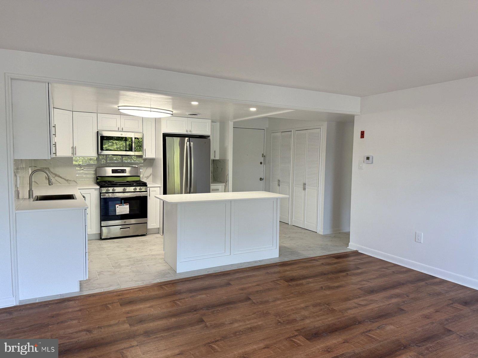 606 Cooper Landing Road, Unit B5F Cherry Hill, NJ 08002 - Photo 2 of 15