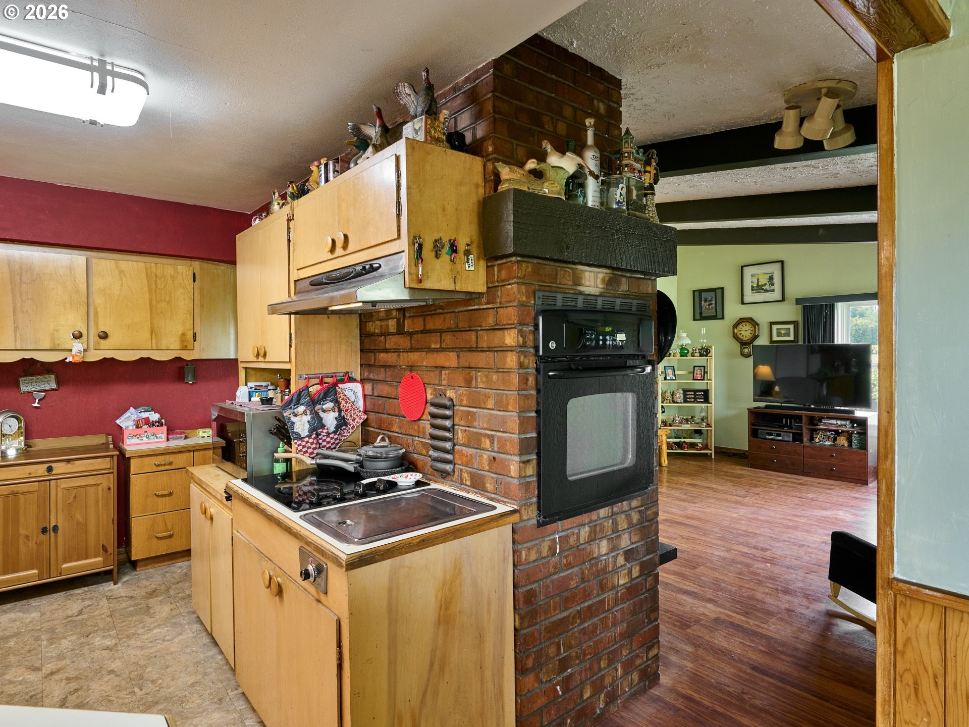 5724 South Anderson Road Aurora, OR 97002 - Photo 11 of 46 Gallery Image 11