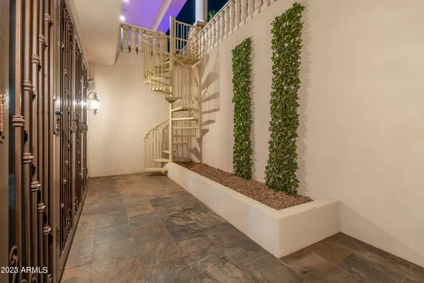 $4,350,000 | 6 East Oakwood Hills Drive, Chandler, AZ 85248