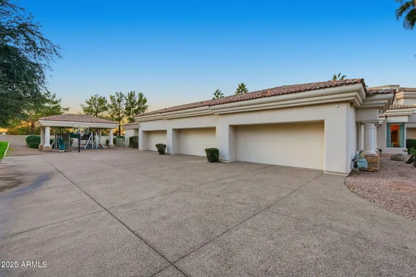 $4,350,000 | 6 East Oakwood Hills Drive, Chandler, AZ 85248