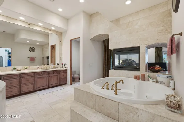 $4,350,000 | 6 East Oakwood Hills Drive, Chandler, AZ 85248