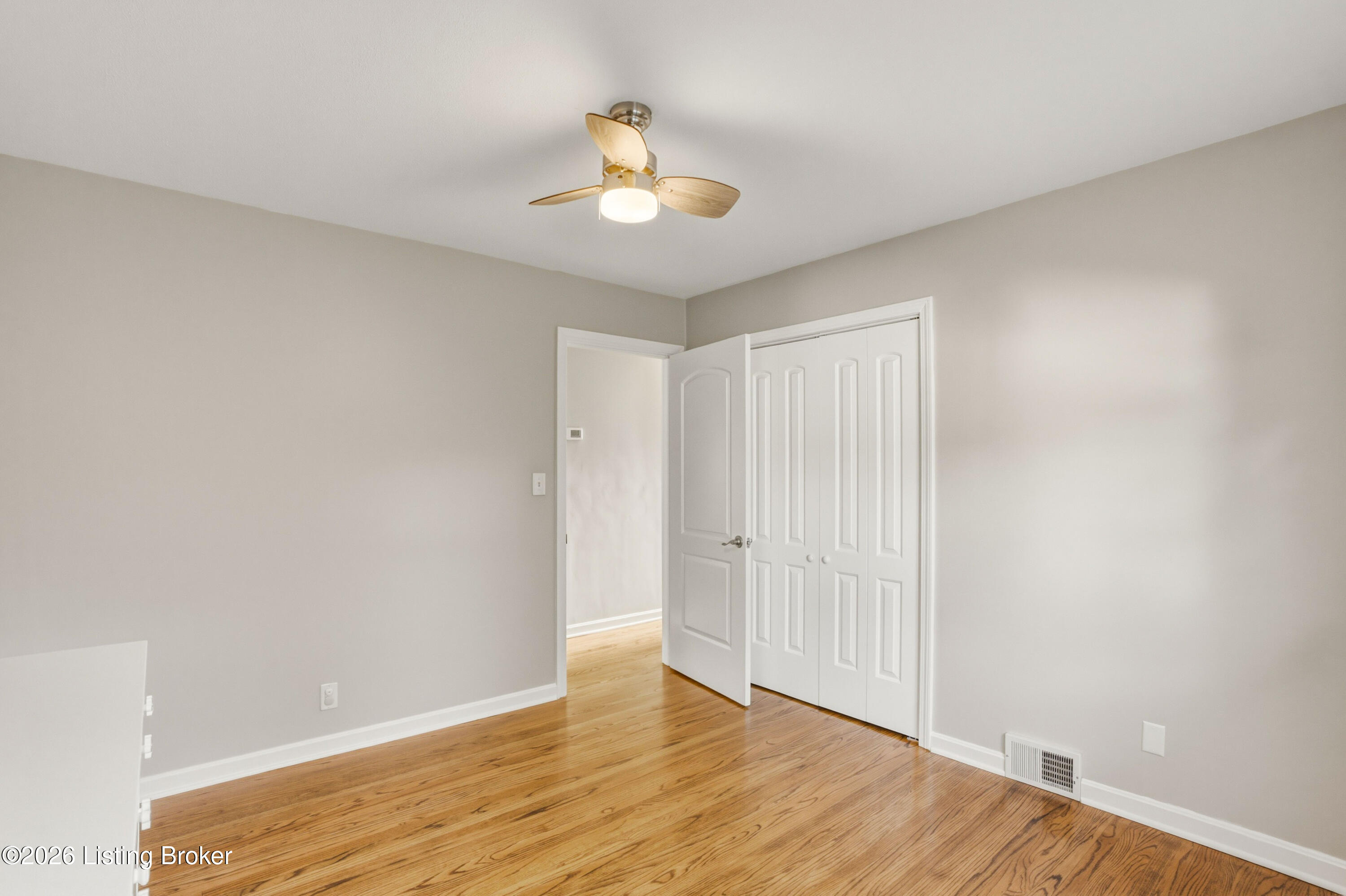 8811 Waltlee Road Louisville, KY 40291 - Photo 25 of 42 25-Bedroom-3-Closet