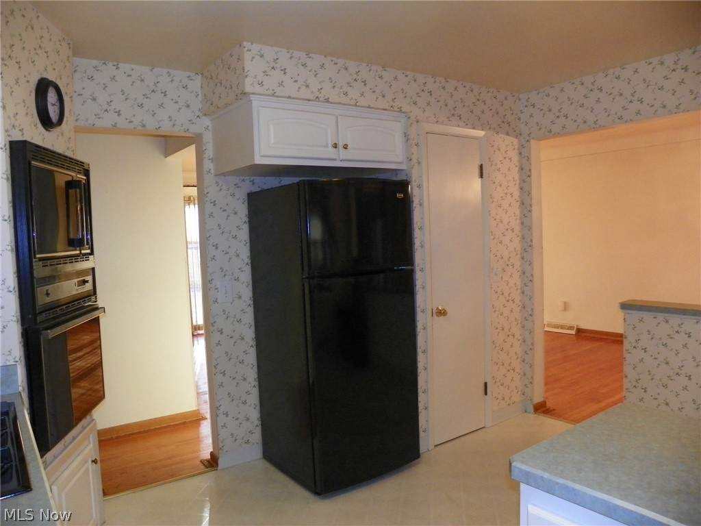10990 Stoneham Road Cleveland, OH 44130 - Photo 13 of 26