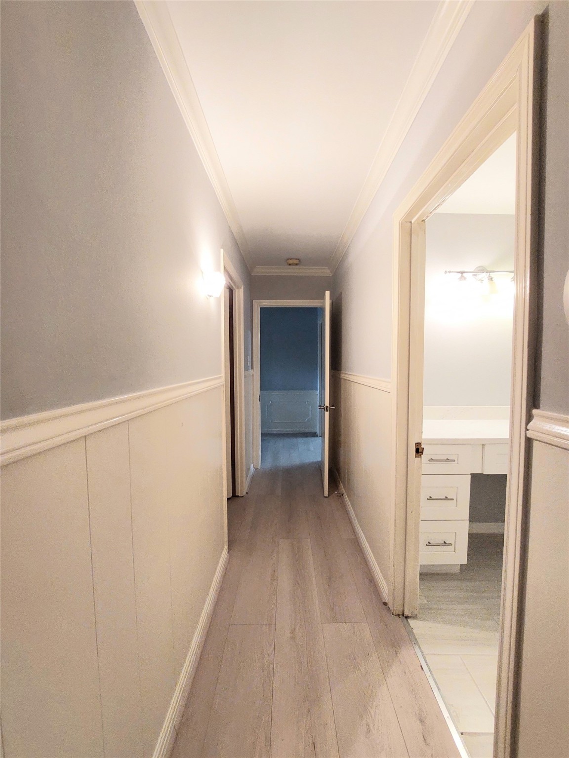 7815 Small Leaf Circle Houston, TX 77063 - Photo 13 of 28 Cozy hallway leads to bedroom area