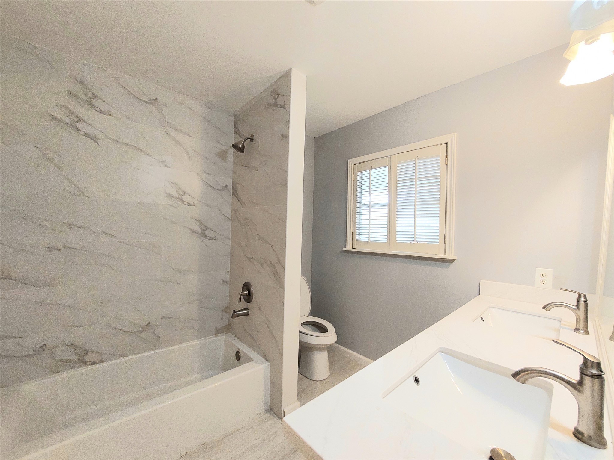 7815 Small Leaf Circle Houston, TX 77063 - Photo 18 of 28 Completely remodeled full bath