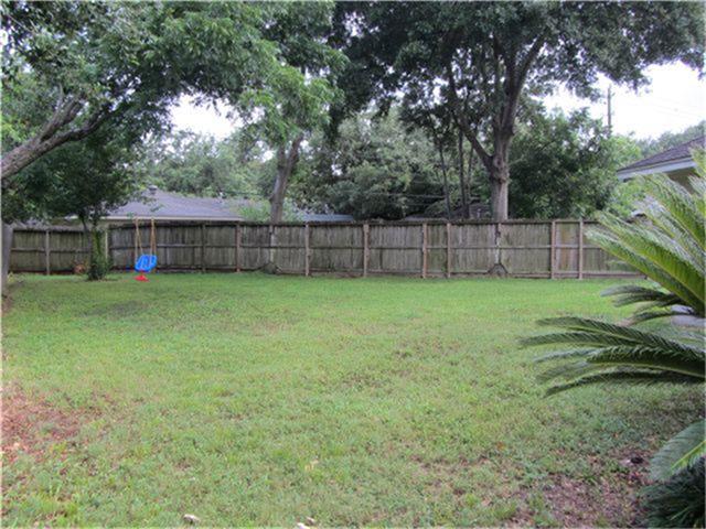 7815 Small Leaf Circle Houston, TX 77063 - Photo 27 of 28 Huge side yard for your family and your pets