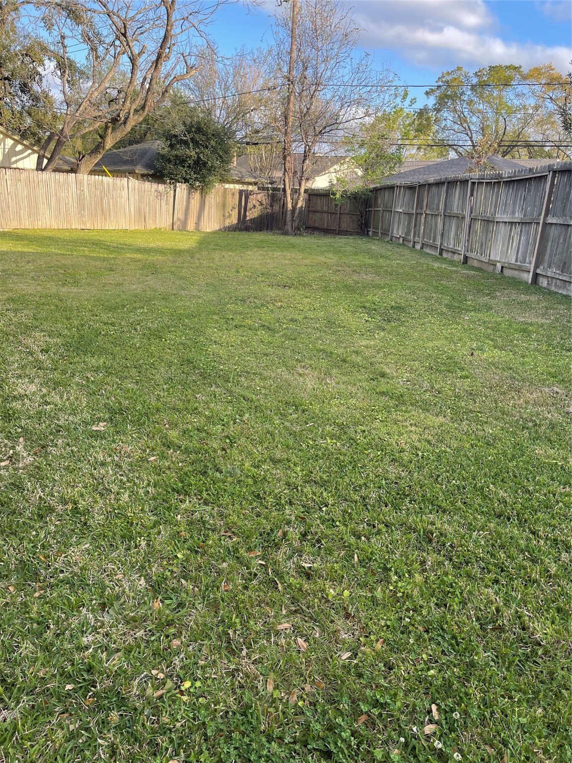 7815 Small Leaf Circle Houston, TX 77063 - Photo 28 of 28 Let's practice soccer in the side yard.