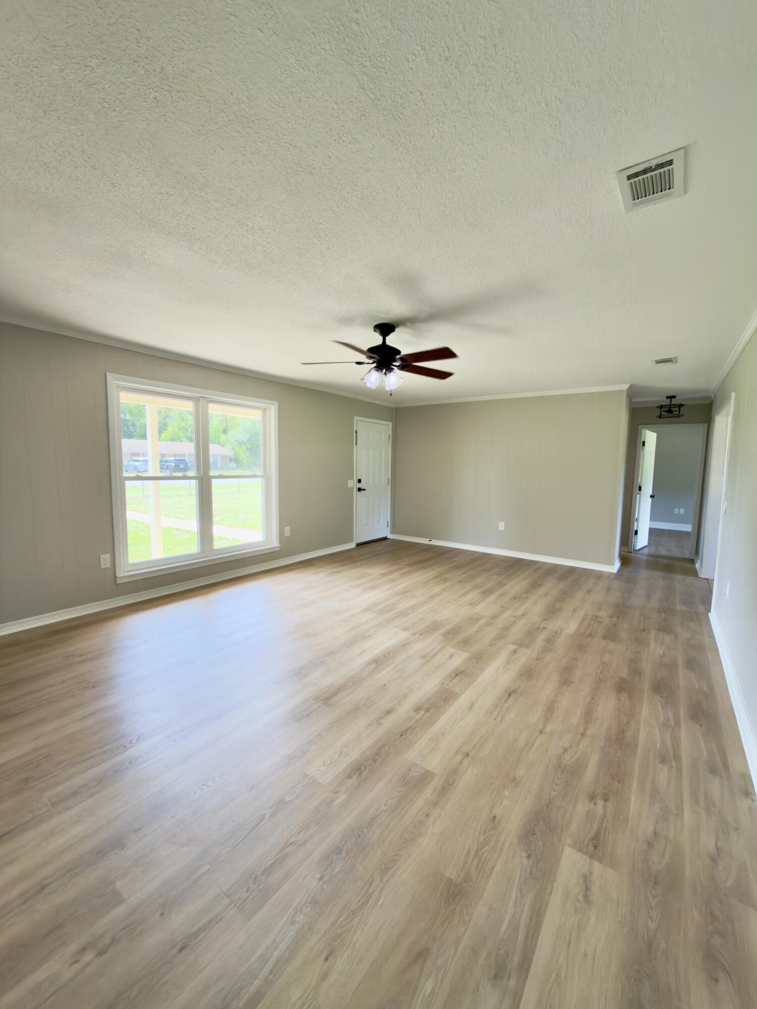 1304 Pinewood Lane Crestview, FL 32539 - Photo 2 of 12 IMG_7730