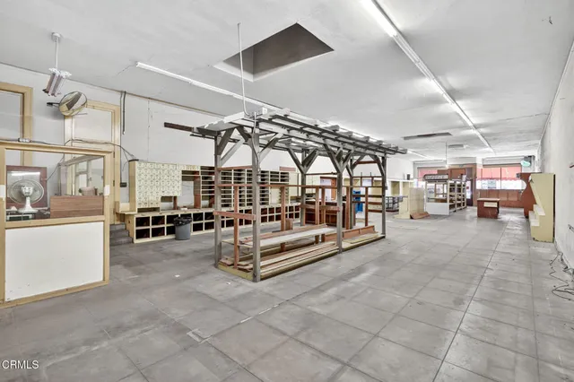 a view of entryway and hall