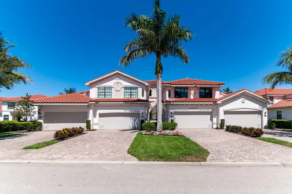 $549,000 | 3175 Serena Lane, Unit 202, Naples, FL 34114