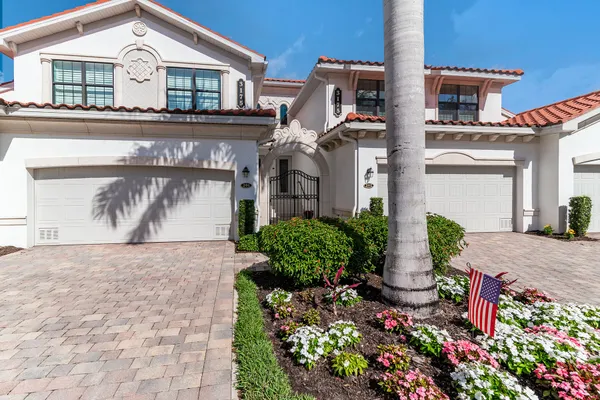 $549,000 | 3175 Serena Lane, Unit 202, Naples, FL 34114