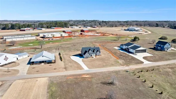 $890,000 | 404 Whipple Avenue, Williamson, GA 30292